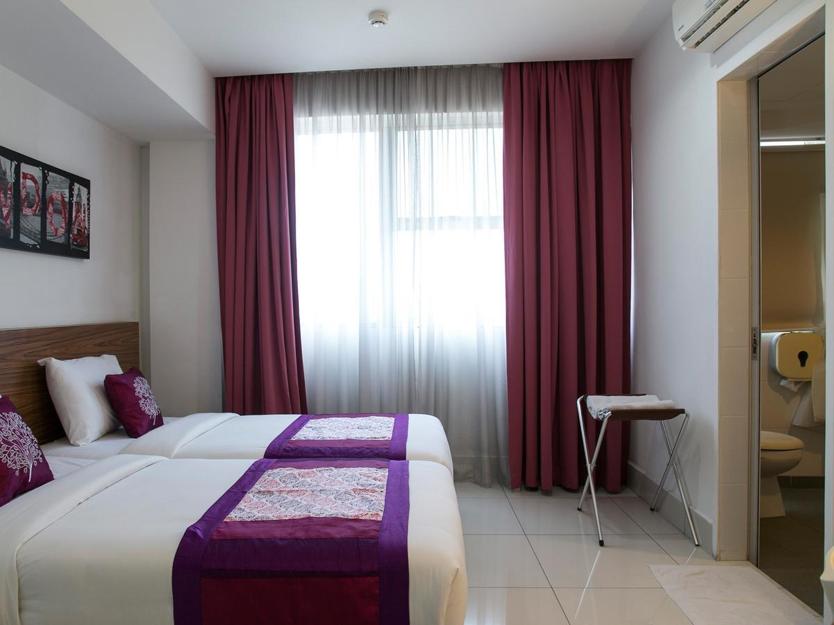 Oyo 180 V Hotel Kuala Lumpur Bagian luar foto